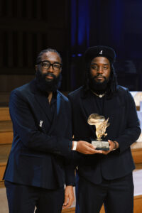 Murphy Mandiangu, Loick Mandiangu recoivent pour kucheka le golden afro artistic awards valorisation culturelle